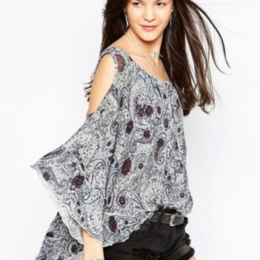 Free People - Cold shoulder paisley swing top - Size Medium